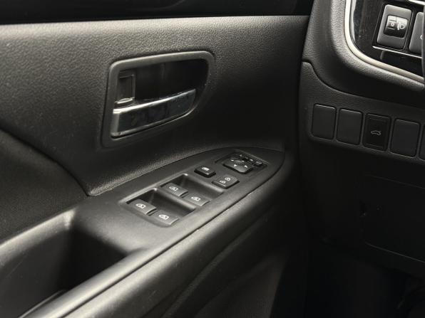 Mitsubishi Outlander III Рестайлинг 3 с пробегом 2022 года, цена 2 399 000 рублей, 130865 км, внедорожник, Автокод Объявления