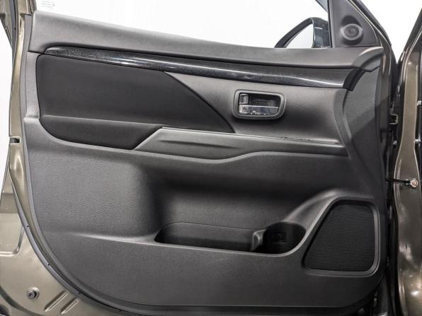 Mitsubishi Outlander III Рестайлинг 3 с пробегом 2020 года, цена 2 495 000 рублей, 100043 км, внедорожник, Автокод Объявления