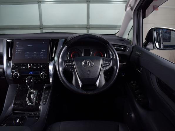 Toyota Alphard III Рестайлинг с пробегом 2021 года, цена 4 999 995 рублей, 31469 км, минивэн, Автокод Объявления