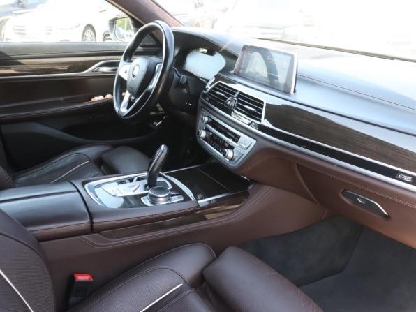 BMW 7 серии VI (G11/G12) Рестайлинг с пробегом 2019 года, цена 4 320 000 рублей, 240058 км, седан, Автокод Объявления