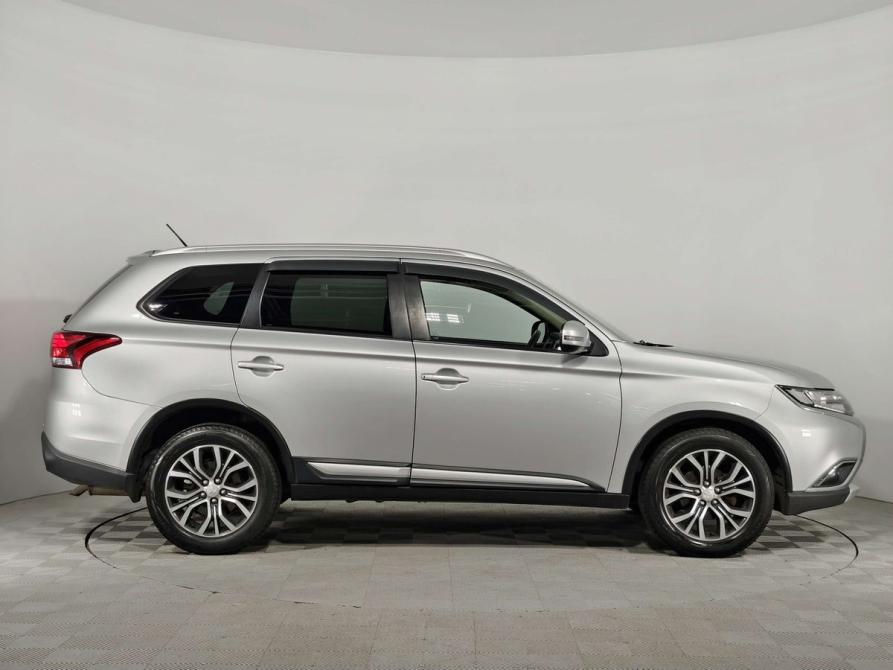 Mitsubishi Outlander III Рестайлинг 2 Санкт-Петербург  - изображение 4