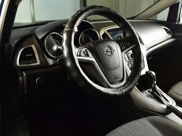 Opel Astra J Рестайлинг с пробегом 2013 года, цена 899 999 рублей, 116660 км, седан, Автокод Объявления