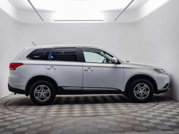 Mitsubishi Outlander III Рестайлинг 2 с пробегом 2015 года, цена 1 270 000 рублей, 335416 км, внедорожник, Автокод Объявления