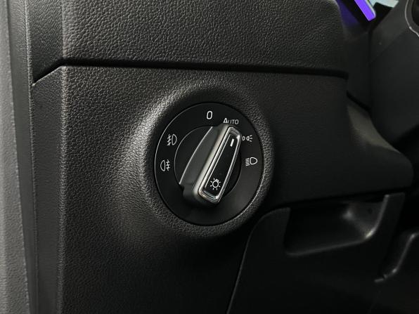 Skoda Karoq I с пробегом 2021 года, цена 2 439 000 рублей, 101534 км, внедорожник, Автокод Объявления
