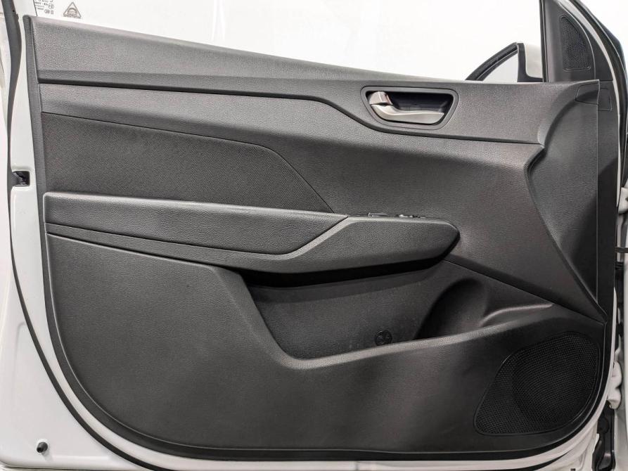 Hyundai Solaris II Санкт-Петербург  - изображение 19