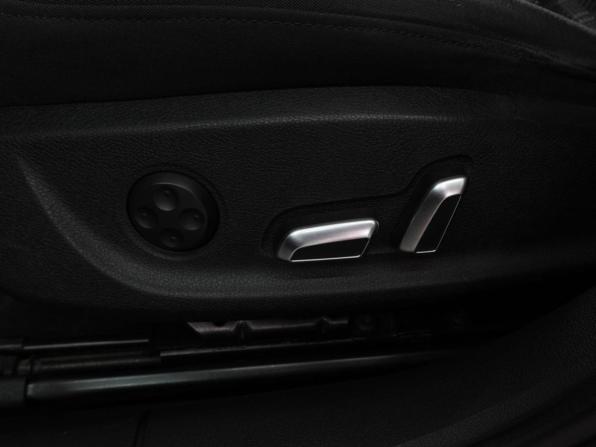 Audi A4 IV (B8) Рестайлинг с пробегом 2012 года, цена 1 199 000 рублей, 304748 км, седан, Автокод Объявления