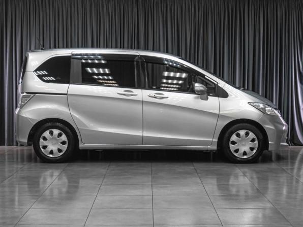 Honda Freed I Рестайлинг с пробегом 2012 года, цена 1 029 000 рублей, 158388 км, компактвэн, Автокод Объявления
