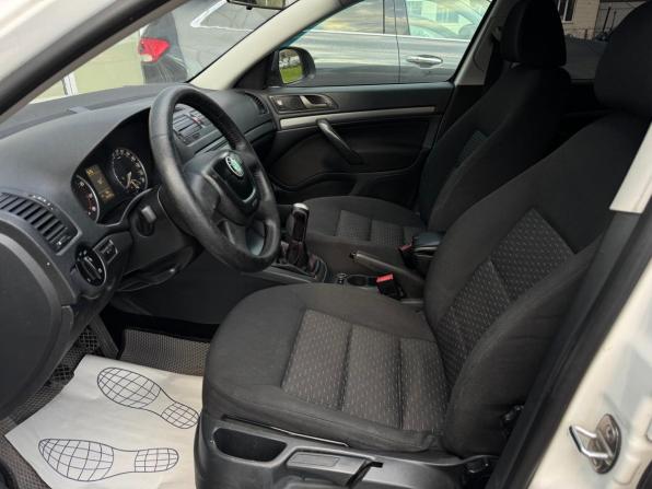 Skoda Octavia II (A5) Рестайлинг с пробегом 2013 года, цена 575 000 рублей, 155959 км, лифтбек, Автокод Объявления