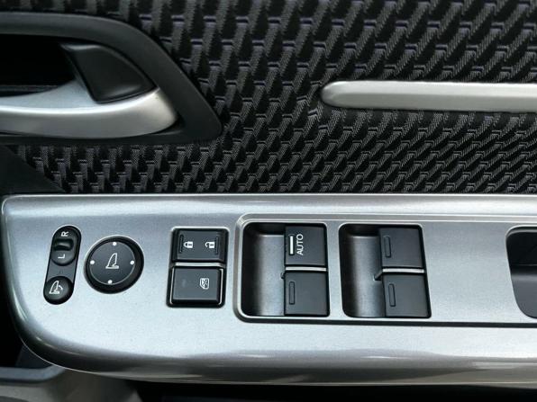 Honda Stepwgn V с пробегом 2015 года, цена 1 999 900 рублей, 141514 км, минивэн, Автокод Объявления