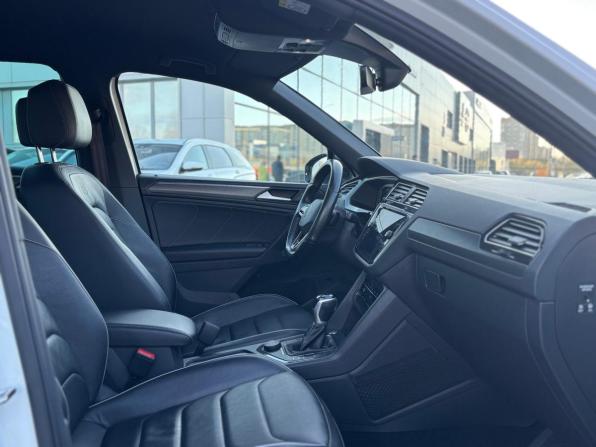 Volkswagen Tiguan II Рестайлинг с пробегом 2021 года, цена 4 050 000 рублей, 97300 км, внедорожник, Автокод Объявления