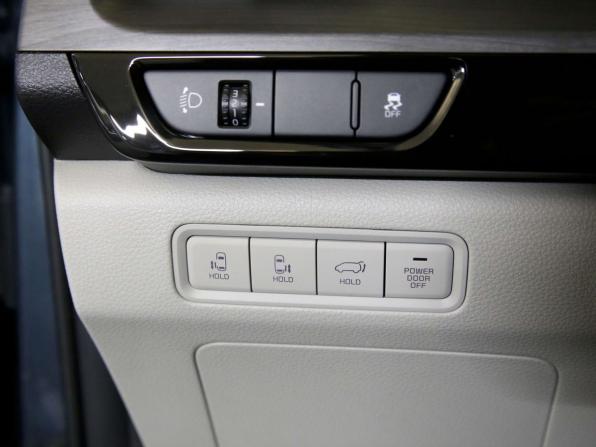 Kia Carnival IV с пробегом 2023 года, цена 3 950 000 рублей, 94000 км, минивэн, Автокод Объявления
