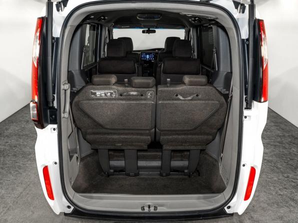 Honda Stepwgn V с пробегом 2015 года, цена 1 649 500 рублей, 129000 км, минивэн, Автокод Объявления