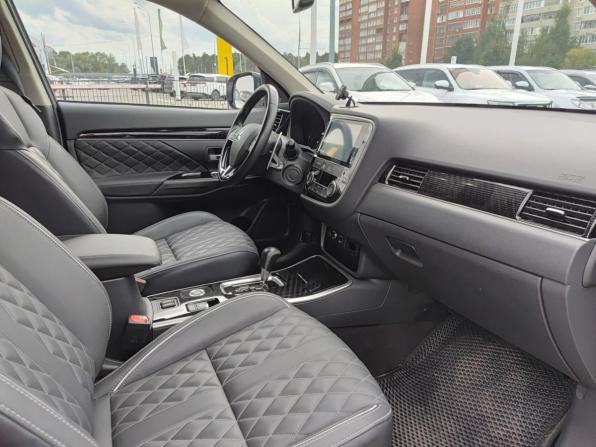 Mitsubishi Outlander III Рестайлинг 3 с пробегом 2022 года, цена 3 440 000 рублей, 34453 км, внедорожник, Автокод Объявления