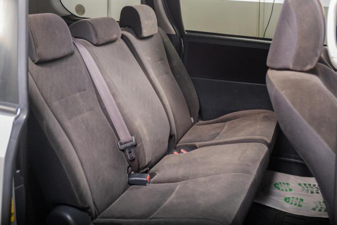 Toyota Noah II (R70) с пробегом 2011 года, цена 1 479 000 рублей, 303000 км, минивэн, Автокод Объявления