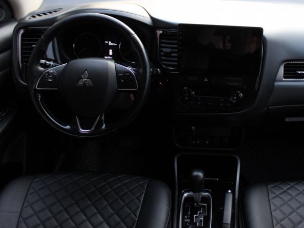 Mitsubishi Outlander III Рестайлинг 3 с пробегом 2018 года, цена 1 979 000 рублей, 105105 км, внедорожник, Автокод Объявления