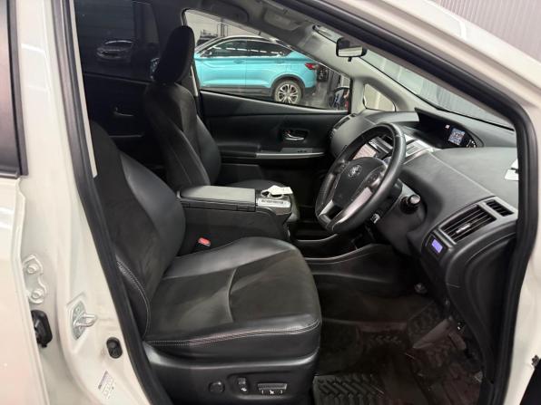 Toyota Prius Alpha I (ZVW40/41) Рестайлинг с пробегом 2015 года, цена 1 547 000 рублей, 74770 км, универсал, Автокод Объявления