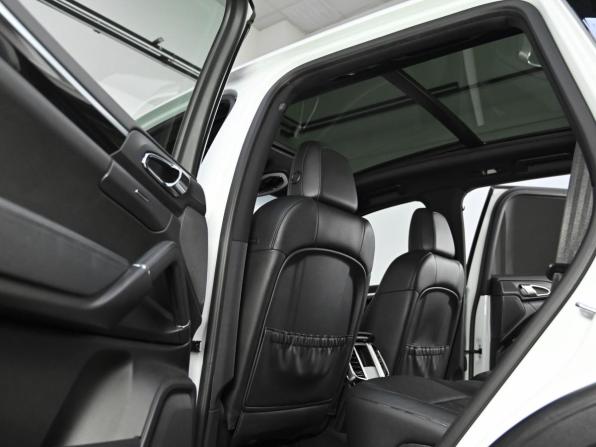 Porsche Cayenne II (958) с пробегом 2013 года, цена 2 499 000 рублей, 136000 км, внедорожник, Автокод Объявления