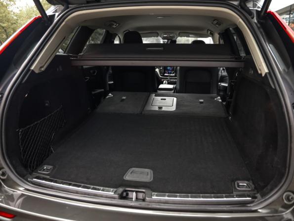 Volvo XC60 II Рестайлинг с пробегом 2021 года, цена 4 449 000 рублей, 59548 км, внедорожник, Автокод Объявления