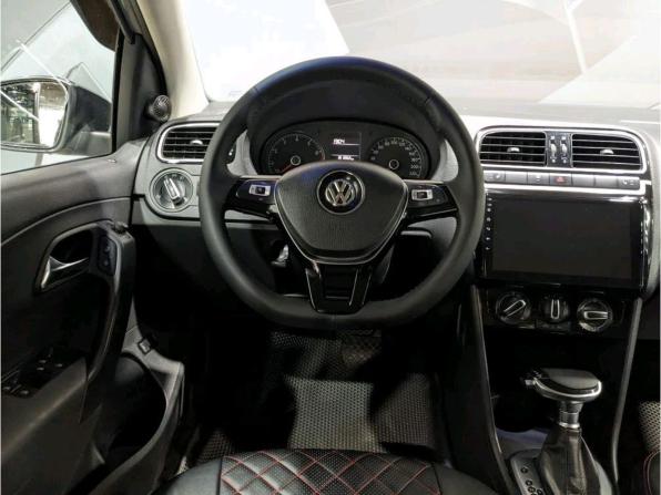 Volkswagen Polo V Рестайлинг с пробегом 2017 года, цена 995 000 рублей, 181000 км, седан, Автокод Объявления