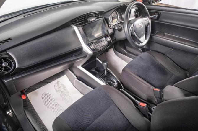 Toyota Corolla XI (E160 E170) Рестайлинг 2 с пробегом 2018 года, цена 1 359 000 рублей, 121500 км, универсал, Автокод Объявления