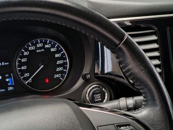 Mitsubishi Outlander III Рестайлинг 3 с пробегом 2022 года, цена 2 235 000 рублей, 124129 км, внедорожник, Автокод Объявления