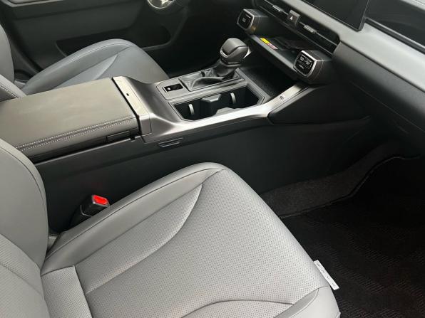Toyota RAV4 VI (XA60) с пробегом 2026 года, цена 4 600 000 рублей, 10 км, внедорожник, Автокод Объявления
