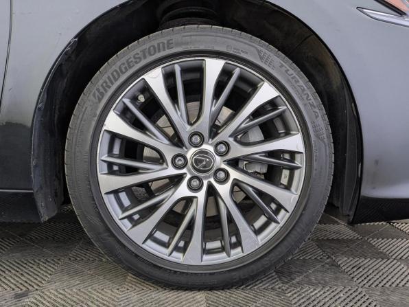 Lexus ES VII с пробегом 2018 года, цена 3 370 000 рублей, 114624 км, седан, Автокод Объявления