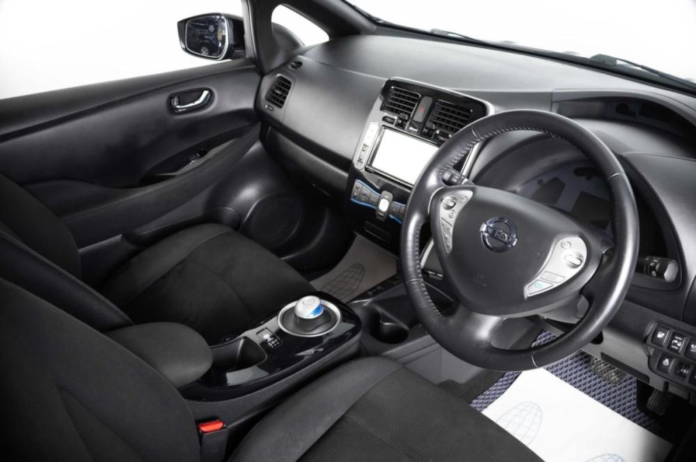 Nissan Leaf I (ZE0/AZE0) Пермь  - изображение 9