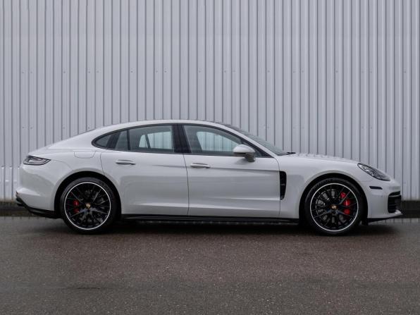 Porsche Panamera II Рестайлинг с пробегом 2021 года, цена 10 999 000 рублей, 40395 км, лифтбек, Автокод Объявления