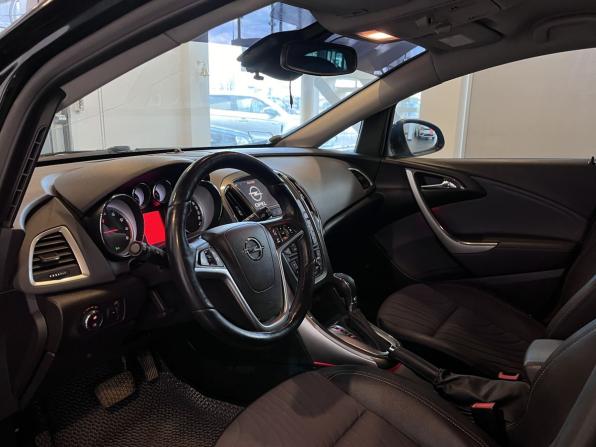 Opel Astra J Рестайлинг с пробегом 2014 года, цена 825 000 рублей, 113435 км, хэтчбек, Автокод Объявления