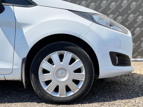 Ford Fiesta Mk6 Рестайлинг с пробегом 2015 года, цена 820 000 рублей, 137400 км, седан, Автокод Объявления