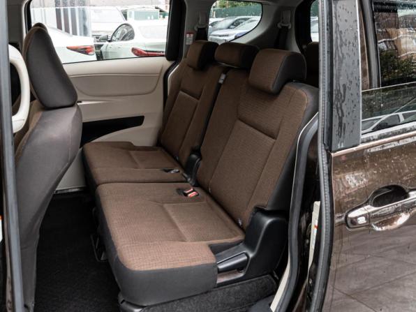 Toyota Sienta II с пробегом 2015 года, цена 1 530 000 рублей, 39763 км, компактвэн, Автокод Объявления