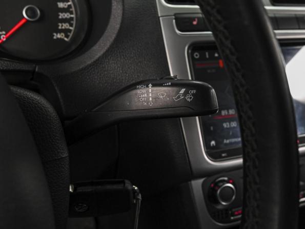 Volkswagen Polo V Рестайлинг с пробегом 2016 года, цена 1 279 000 рублей, 118621 км, седан, Автокод Объявления