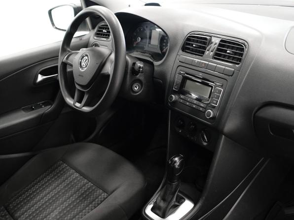 Volkswagen Polo V Рестайлинг с пробегом 2018 года, цена 1 039 000 рублей, 112496 км, седан, Автокод Объявления