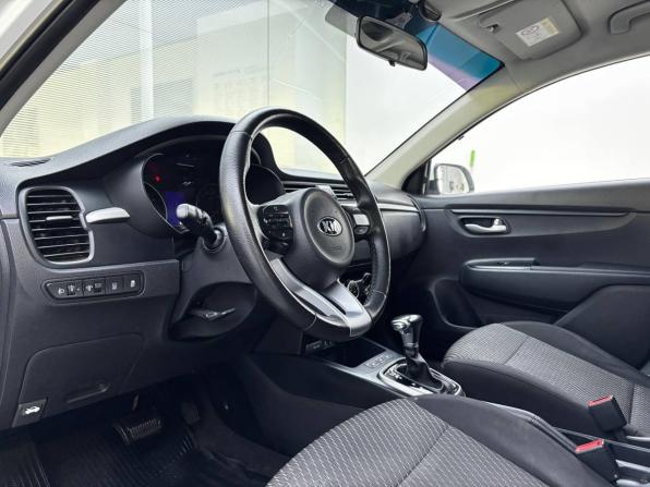 Kia Rio IV с пробегом 2018 года, цена 1 055 000 рублей, 176616 км, седан, Автокод Объявления
