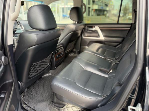 Toyota Land Cruiser 200 Series Рестайлинг 2 с пробегом 2016 года, цена 5 850 000 рублей, 241284 км, внедорожник, Автокод Объявления