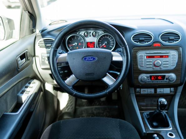 Ford Focus II Рестайлинг с пробегом 2008 года, цена 599 000 рублей, 233080 км, хэтчбек, Автокод Объявления