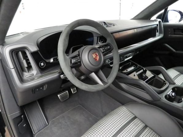 Porsche Cayenne III Рестайлинг с пробегом 2026 года, цена 31 300 000 рублей, 16 км, внедорожник, Автокод Объявления