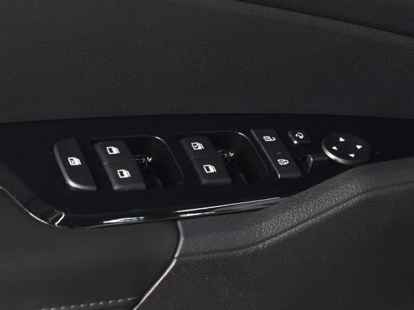 Kia Sportage V с пробегом 2023 года, цена 3 399 999 рублей, 38761 км, внедорожник, Автокод Объявления