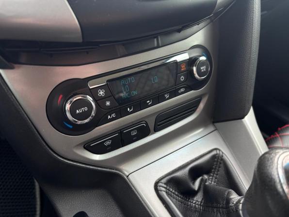 Ford Focus III с пробегом 2012 года, цена 650 000 рублей, 245492 км, седан, Автокод Объявления