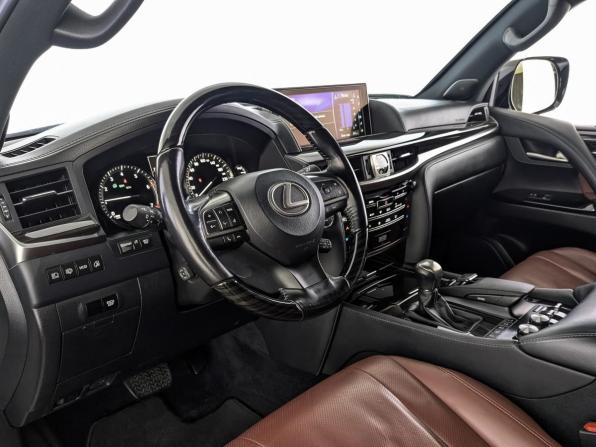 Lexus LX III Рестайлинг 2 с пробегом 2018 года, цена 7 950 000 рублей, 154891 км, внедорожник, Автокод Объявления