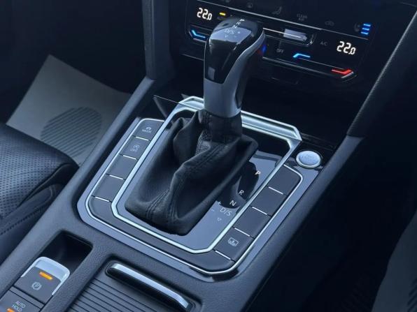 Volkswagen Passat B8 с пробегом 2015 года, цена 1 815 000 рублей, 101941 км, седан, Автокод Объявления