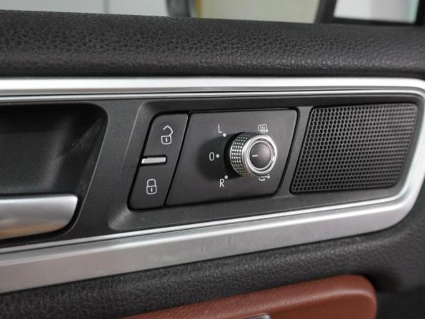 Volkswagen Touareg II Рестайлинг с пробегом 2016 года, цена 2 599 000 рублей, 195802 км, внедорожник, Автокод Объявления
