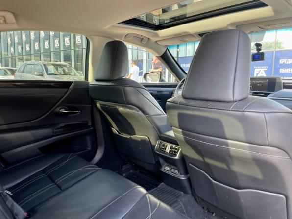 Lexus ES VII с пробегом 2019 года, цена 3 997 000 рублей, 87260 км, седан, Автокод Объявления