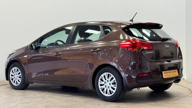 Kia Ceed II с пробегом 2013 года, цена 960 000 рублей, 97953 км, хэтчбек, Автокод Объявления