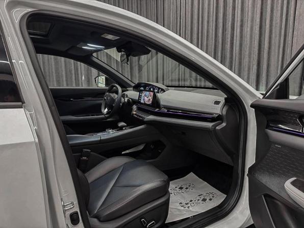 Changan UNI-V I с пробегом 2023 года, цена 2 390 000 рублей, 22700 км, лифтбек, Автокод Объявления