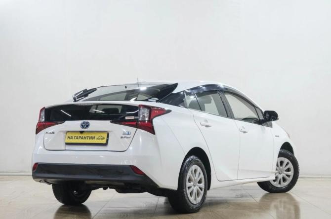 Toyota Prius IV Рестайлинг (XW50) с пробегом 2019 года, цена 1 869 000 рублей, 141000 км, лифтбек, Автокод Объявления