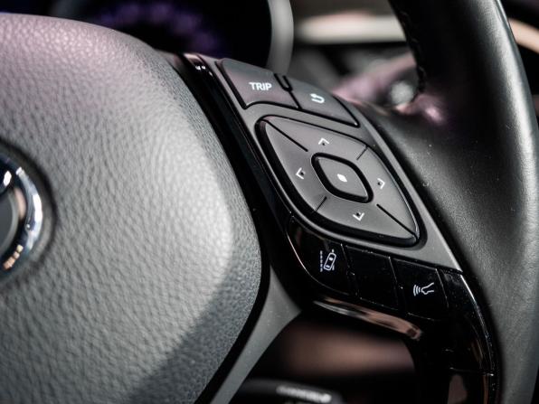 Toyota C-HR I с пробегом 2019 года, цена 1 780 000 рублей, 55846 км, внедорожник, Автокод Объявления