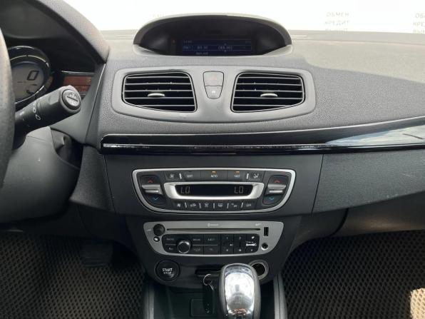 Renault Megane III Рестайлинг с пробегом 2013 года, цена 799 900 рублей, 176819 км, хэтчбек, Автокод Объявления