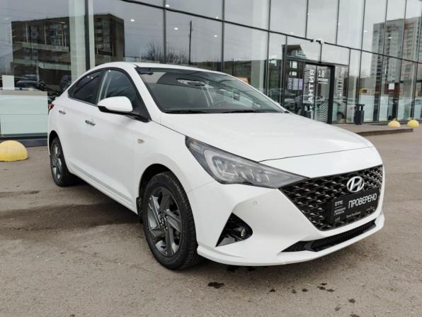 Hyundai Solaris II Рестайлинг с пробегом 2021 года, цена 2 010 000 рублей, 15580 км, седан, Автокод Объявления